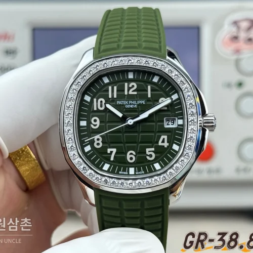 파텍필립 아쿠아넛 오토매틱 38.8mm 그린 다이얼 그린 러버 스트랩 실버 베젤
