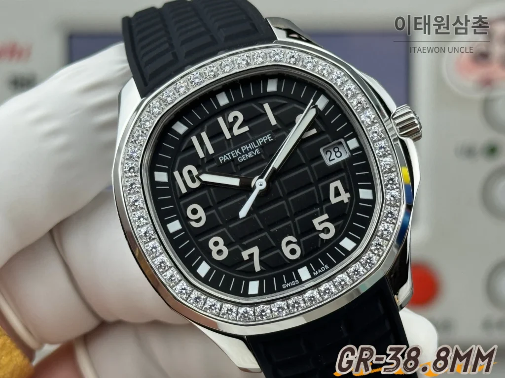 파텍필립 아쿠아넛 오토매틱 38.8mm 블랙
