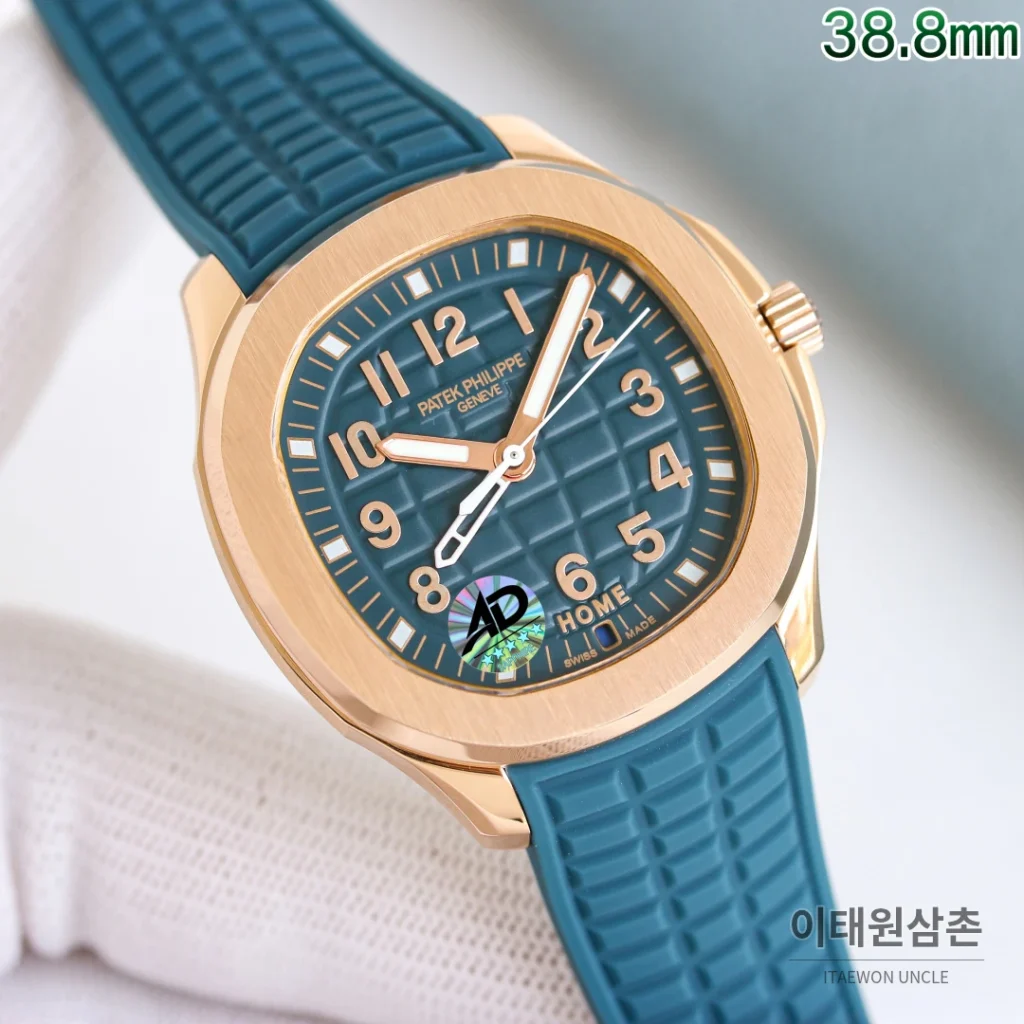 파텍필립 아쿠아넛 오토매틱 38.8mm 화이트 다이얼 화이트 러버 스트랩 로즈골드 베젤 (2)