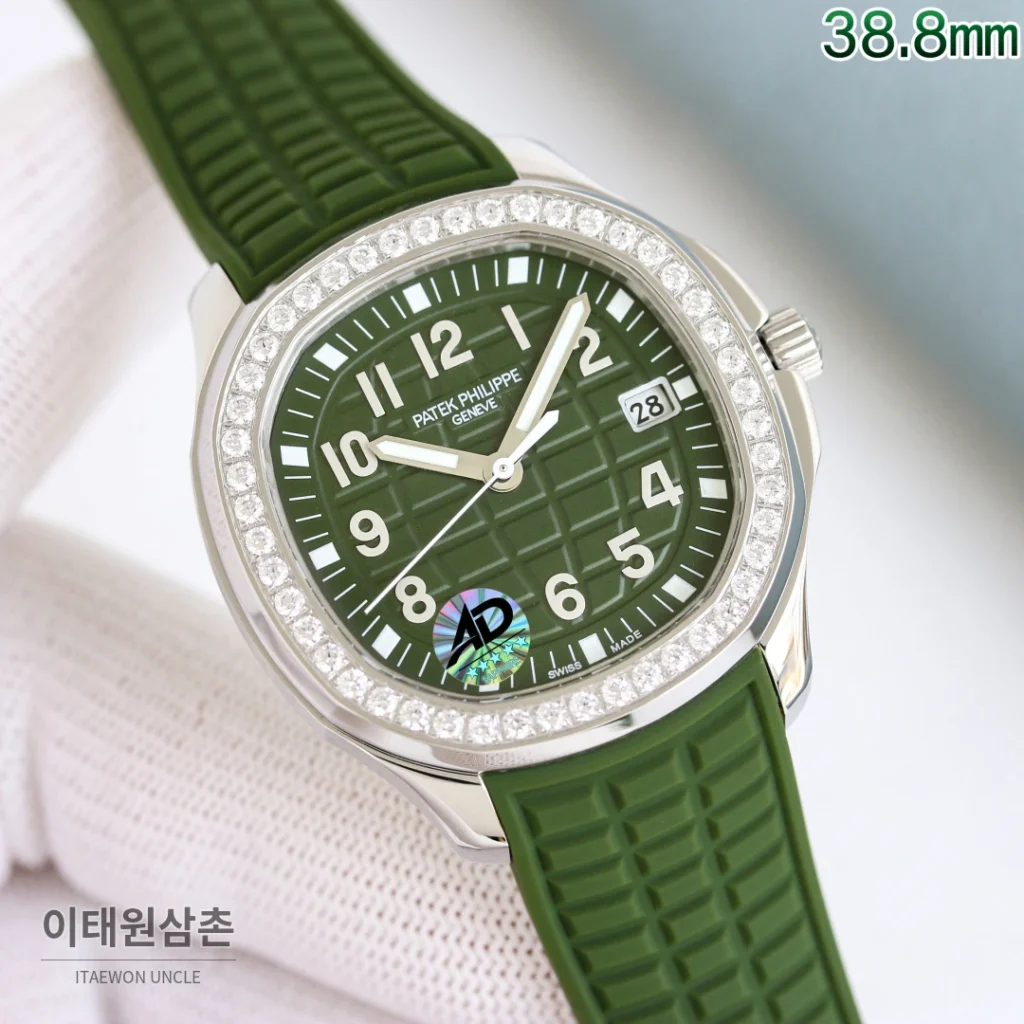 파텍필립 아쿠아넛 오토매틱 38.8mm 블랙 다이얼 블랙 러버 스트랩 실버 베젤