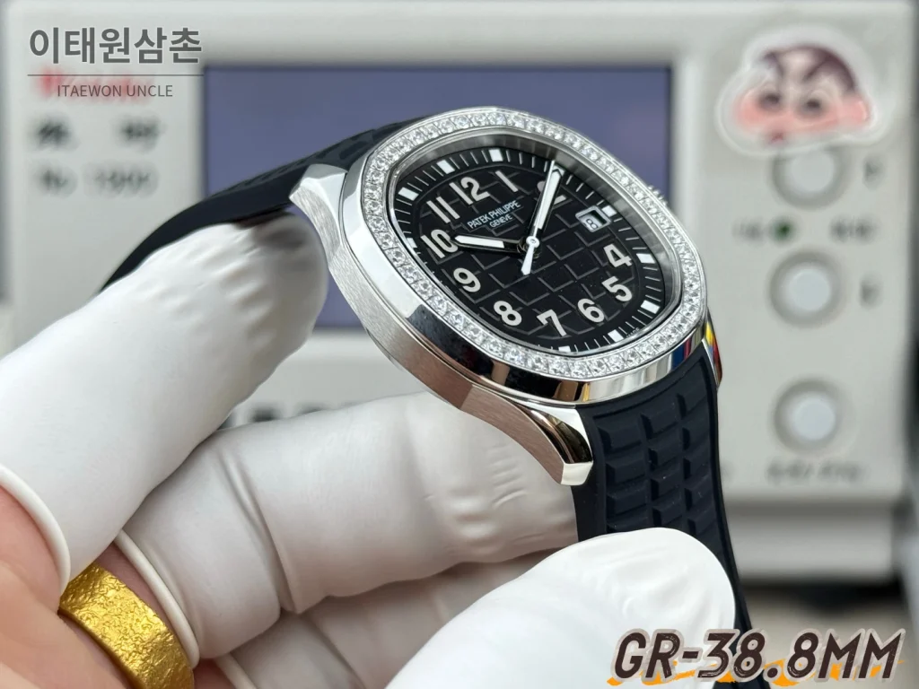 파텍필립 아쿠아넛 오토매틱 38.8mm 블랙