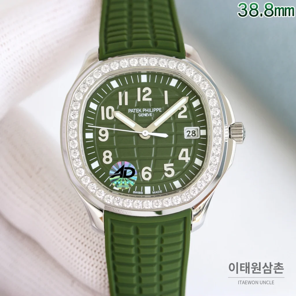 파텍필립 아쿠아넛 오토매틱 38.8mm 블랙 다이얼 블랙 러버 스트랩 실버 베젤