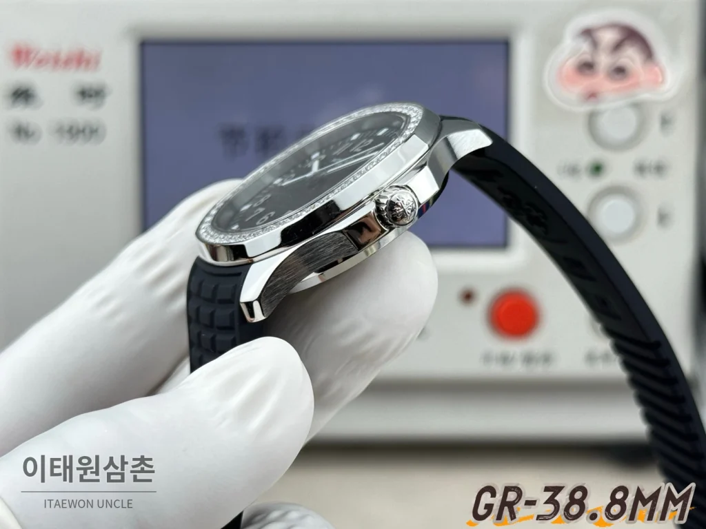 파텍필립 아쿠아넛 오토매틱 38.8mm 블랙