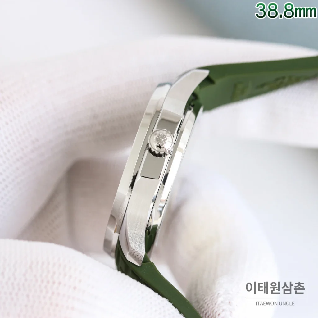 파텍필립 아쿠아넛 오토매틱 38.8mm 블랙 다이얼 블랙 러버 스트랩 실버 베젤
