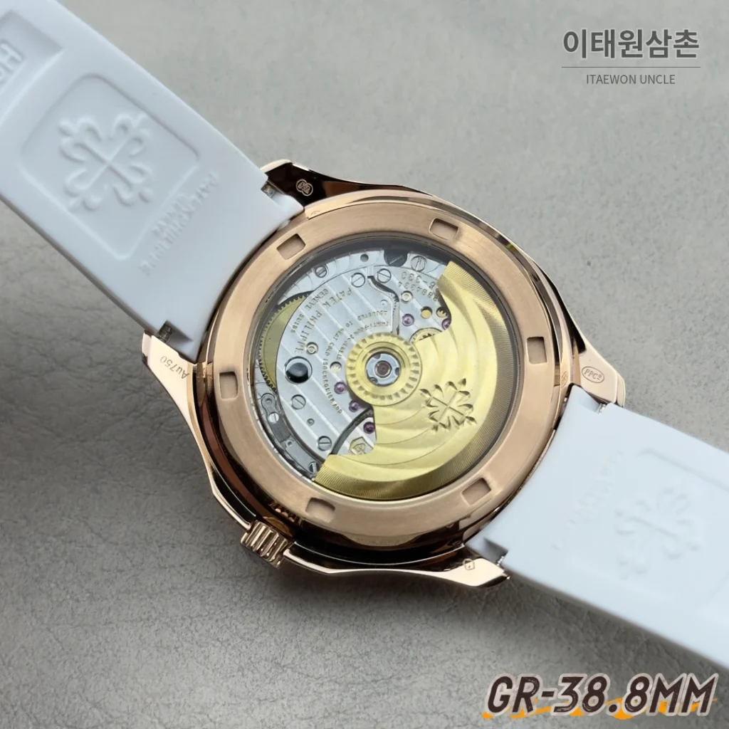 파텍필립 아쿠아넛 오토매틱 38.8mm 야광 효과