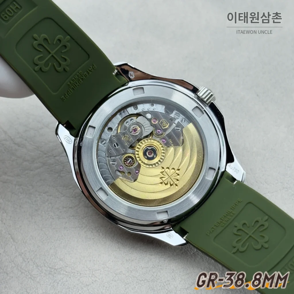 파텍필립 아쿠아넛 오토매틱 38.8mm 그린 다이얼 그린 러버 스트랩 실버 베젤