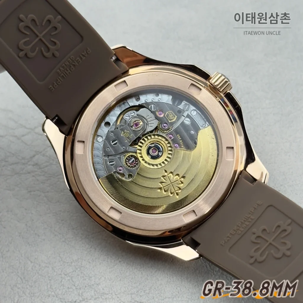 파텍필립 아쿠아넛 오토매틱 38.8mm 브라운 다이얼 브라운 러버 스트랩 로즈골드 베젤