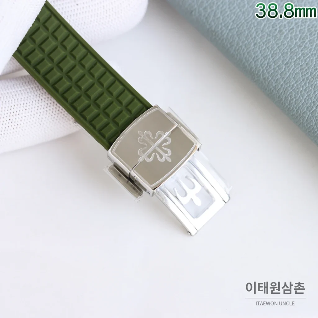 파텍필립 아쿠아넛 오토매틱 38.8mm 블랙 다이얼 블랙 러버 스트랩 실버 베젤