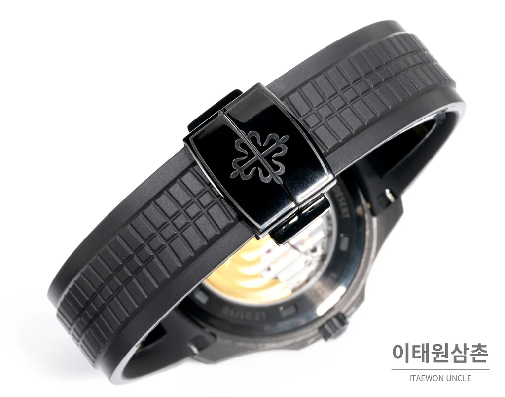 파텍필립 아쿠아넛 5167 카본 블랙 다이얼 오토매틱 40.8mm
