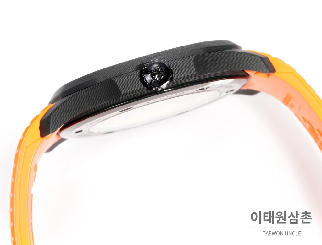 파텍필립 아쿠아넛 5167 카본 오렌지 러버 오토매틱 40.8mm