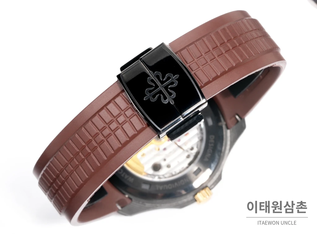 파텍필립 아쿠아넛 5167 카본 샌드 베이지 브라운 오토매틱 40.8mm