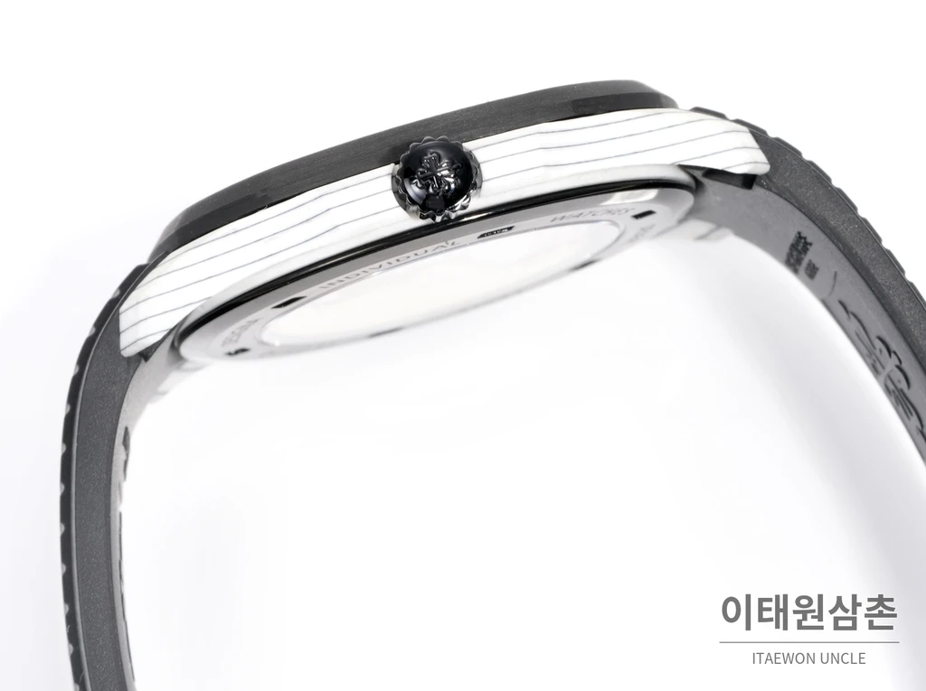 파텍필립 아쿠아넛 5167 카본 화이트 블루 블랙 오토매틱 40.8mm