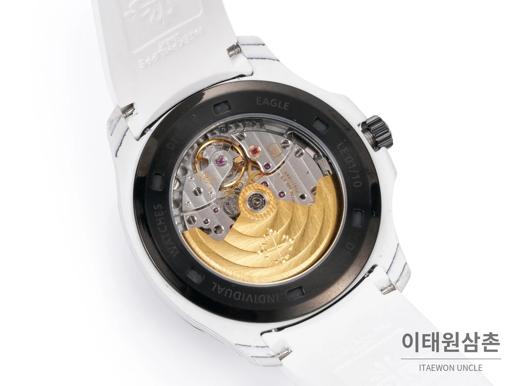 파텍필립 아쿠아넛 5167 카본 화이트 블루 다이얼 오토매틱 40.8mm