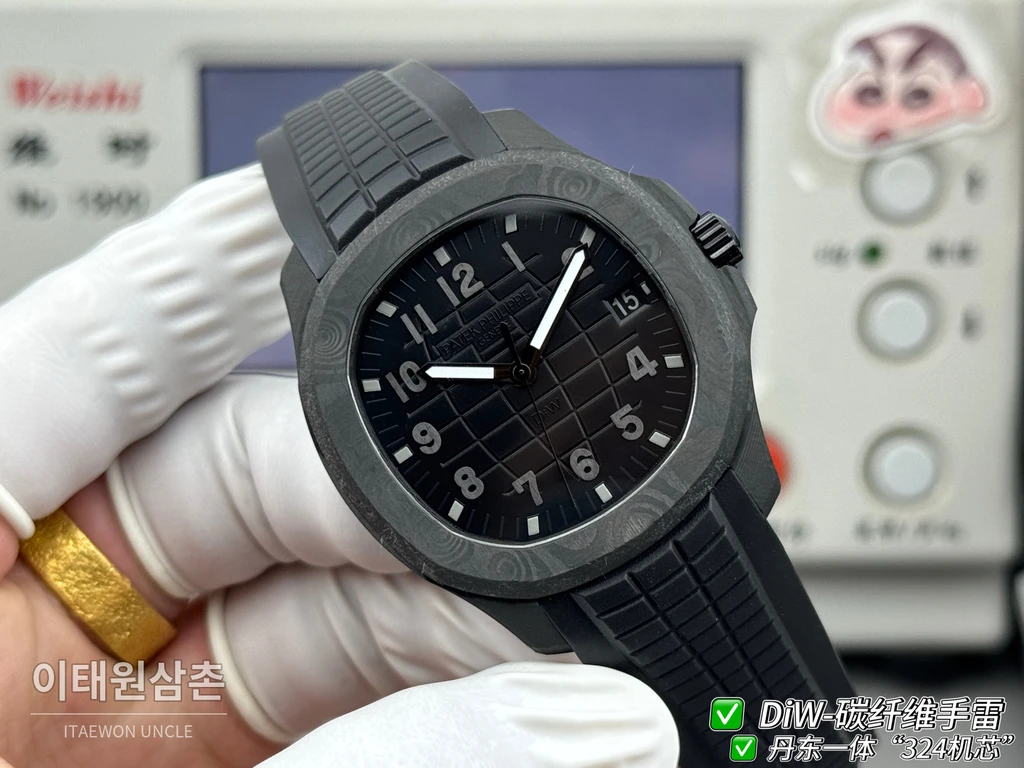 파텍필립 아쿠아넛 DiW 올블랙 단조카본 러버밴드 커스텀 시계 40.8mm