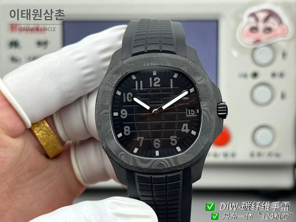 파텍필립 아쿠아넛 DiW 올블랙 단조카본 러버밴드 커스텀 시계 40.8mm