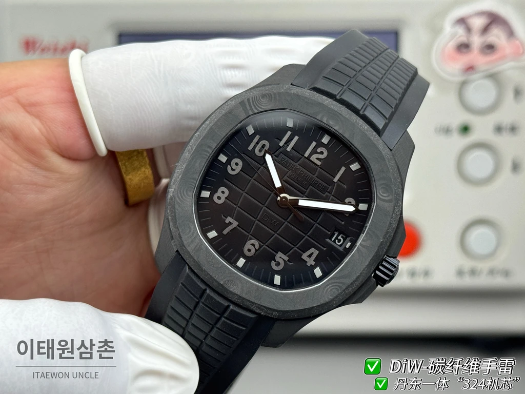 파텍필립 아쿠아넛 DiW 올블랙 단조카본 러버밴드 커스텀 시계 40.8mm