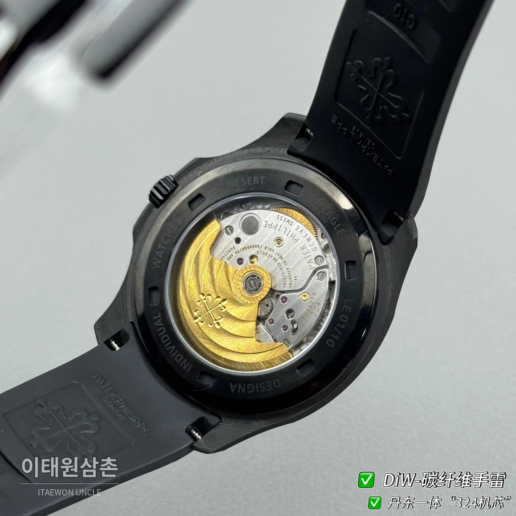 파텍필립 아쿠아넛 DiW 올블랙 단조카본 러버밴드 커스텀 시계 40.8mm