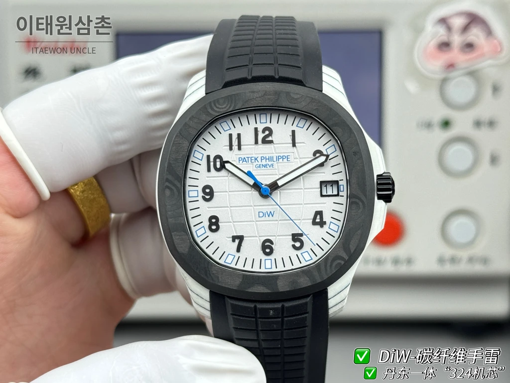 파텍필립 아쿠아넛 DiW 블랙 단조카본 러버밴드 커스텀 시계 40.8mm