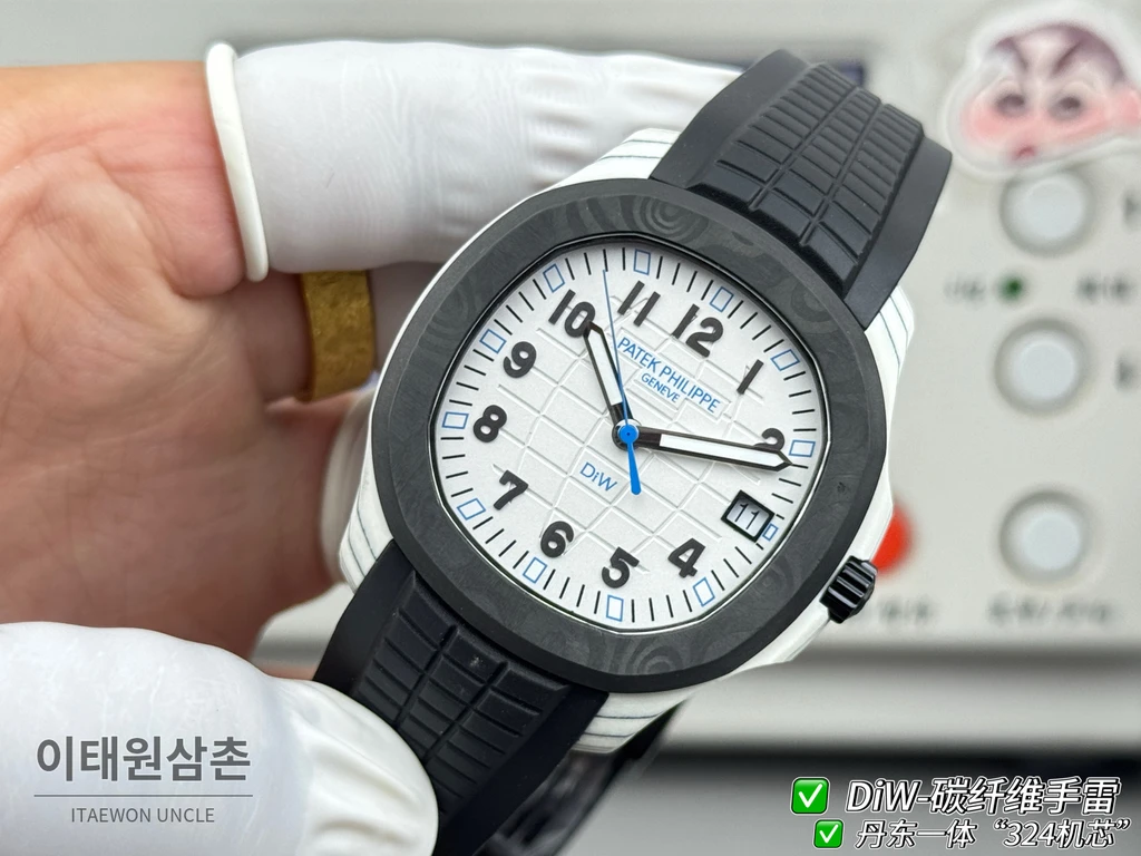 파텍필립 아쿠아넛 DiW 블랙 단조카본 러버밴드 커스텀 시계 40.8mm