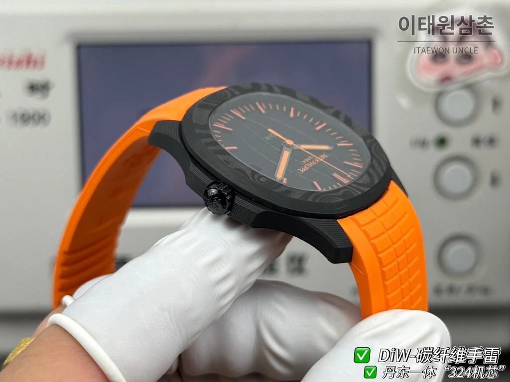 파텍필립 아쿠아넛 DiW 오렌지 단조카본 러버밴드 커스텀 시계 40.8mm