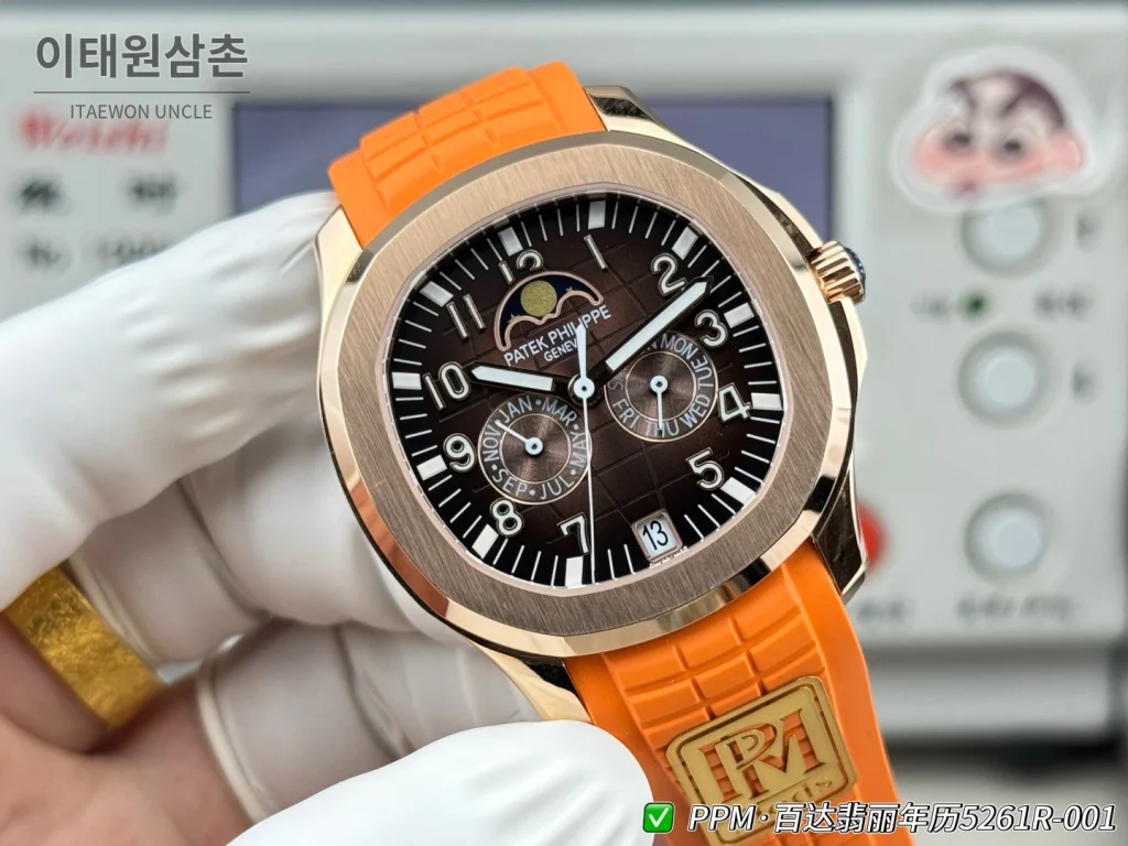 파텍필립 아쿠아넛 루체 애뉴얼캘린더 로즈골드 오토매틱 39.9mm 5261R-001 블랙 다이얼