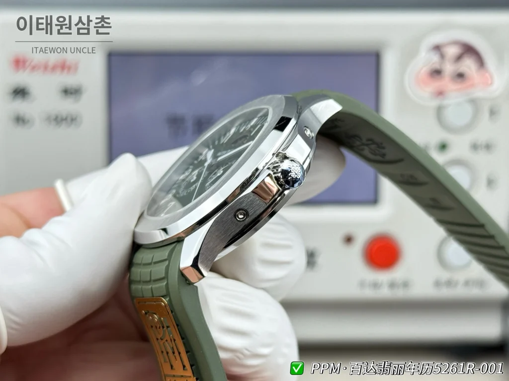 파텍필립 아쿠아넛 루체 애뉴얼캘린더 실버베젤 러버밴드 오토매틱 39.9mm 5261R-001 그린 다이얼