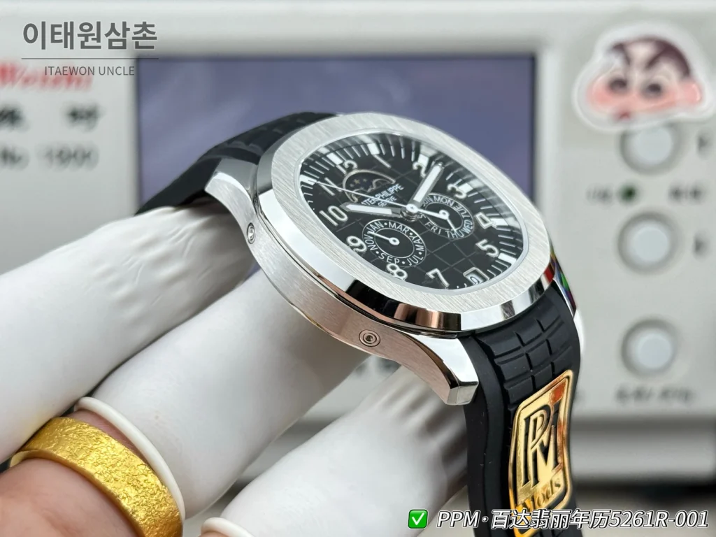 파텍필립 아쿠아넛 루체 애뉴얼캘린더 실버베젤 러버밴드 오토매틱 39.9mm 5261R-001 블랙 다이얼