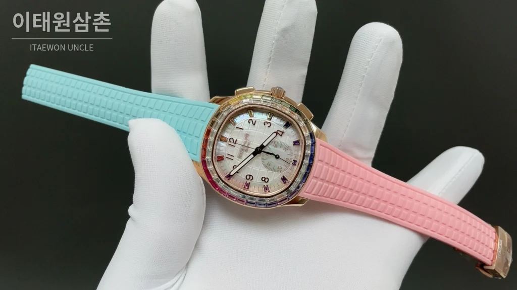 파텍필립 아쿠아넛 루체 크로노그래프 오토매틱 39.9mm 컬러 사파이어