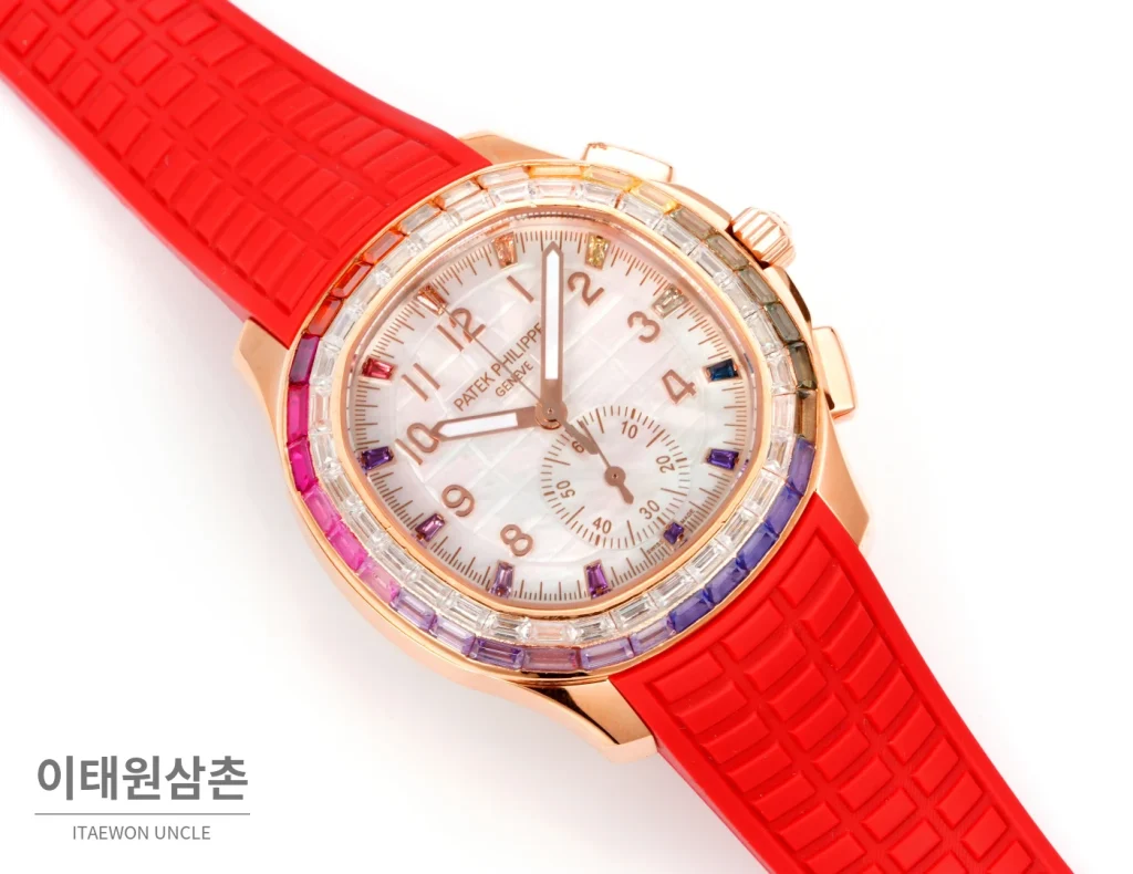 파텍필립 아쿠아넛 루체 로즈골드 레인보우 크로노그래프 40mm 7968 자개 다이얼 레드 러버 스트랩