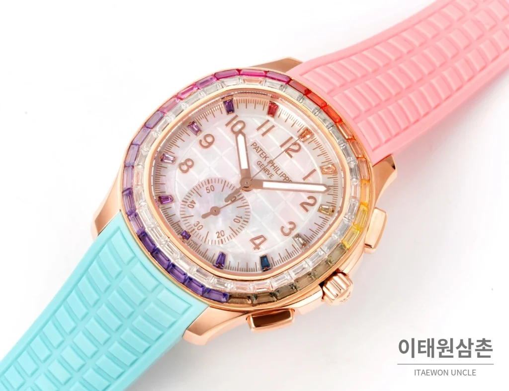 파텍필립 아쿠아넛 루체 로즈골드 레인보우 크로노그래프 40mm 7968 자개 다이얼 멀티컬러 러버 스트랩