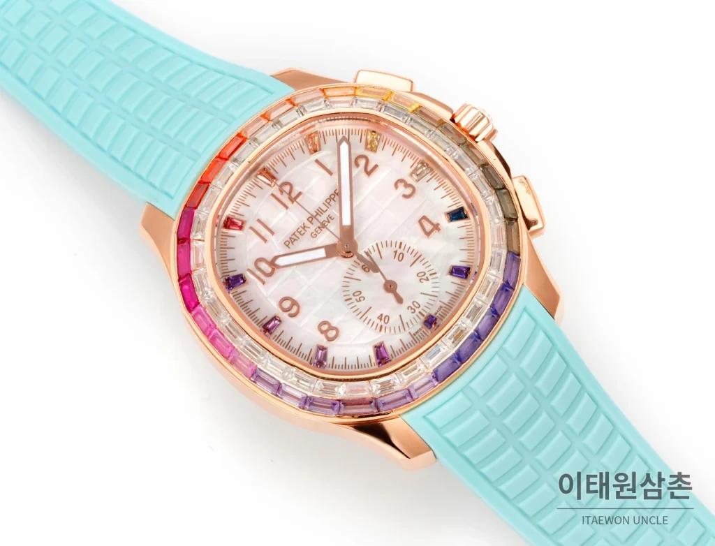 파텍필립 아쿠아넛 루체 로즈골드 레인보우 크로노그래프 40mm 7968 자개 다이얼 아이스블루 러버 스트랩