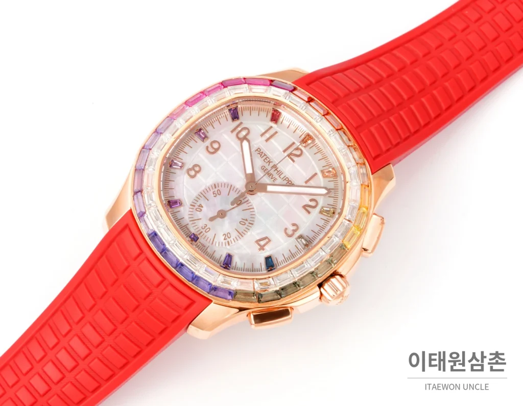 파텍필립 아쿠아넛 루체 로즈골드 레인보우 크로노그래프 40mm 7968 자개 다이얼 레드 러버 스트랩
