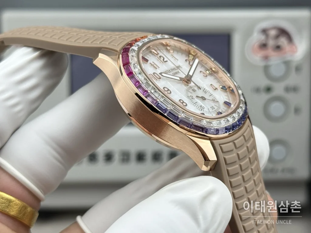 파텍필립 아쿠아넛 루체 로즈골드 레인보우 다이아 크로노그래프 오토매틱 39.9mm 7968 자개 다이얼 브라운 러버 스트랩