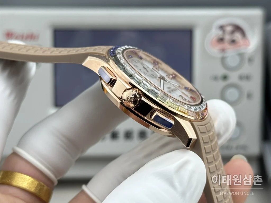 파텍필립 아쿠아넛 루체 로즈골드 레인보우 다이아 크로노그래프 오토매틱 39.9mm 7968 자개 다이얼 브라운 러버 스트랩