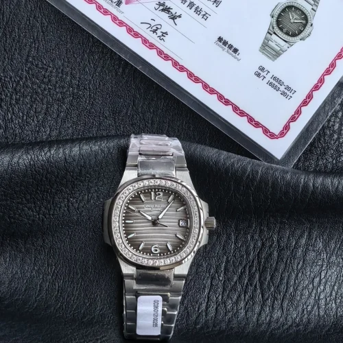 파텍필립 아쿠아넛 쿼츠 32mm 그레이 다이얼