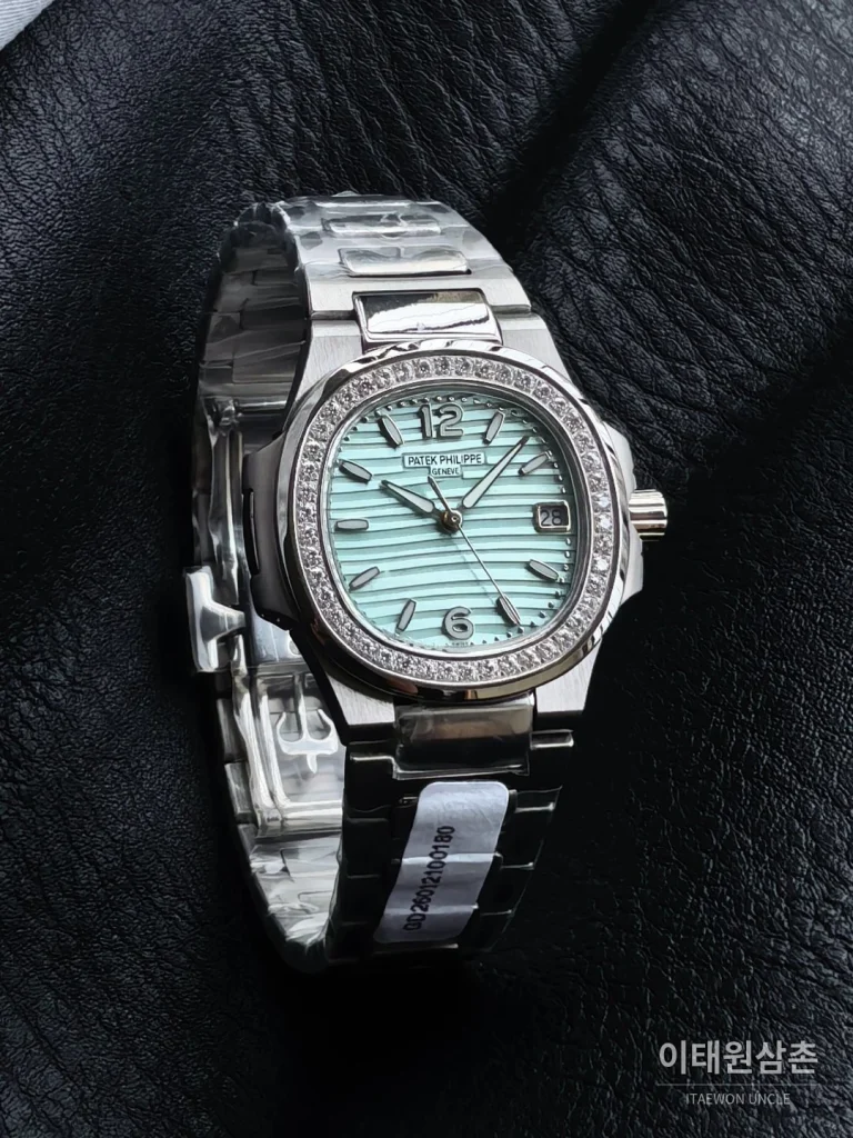 파텍필립 아쿠아넛 쿼츠 32mm 민트 다이얼