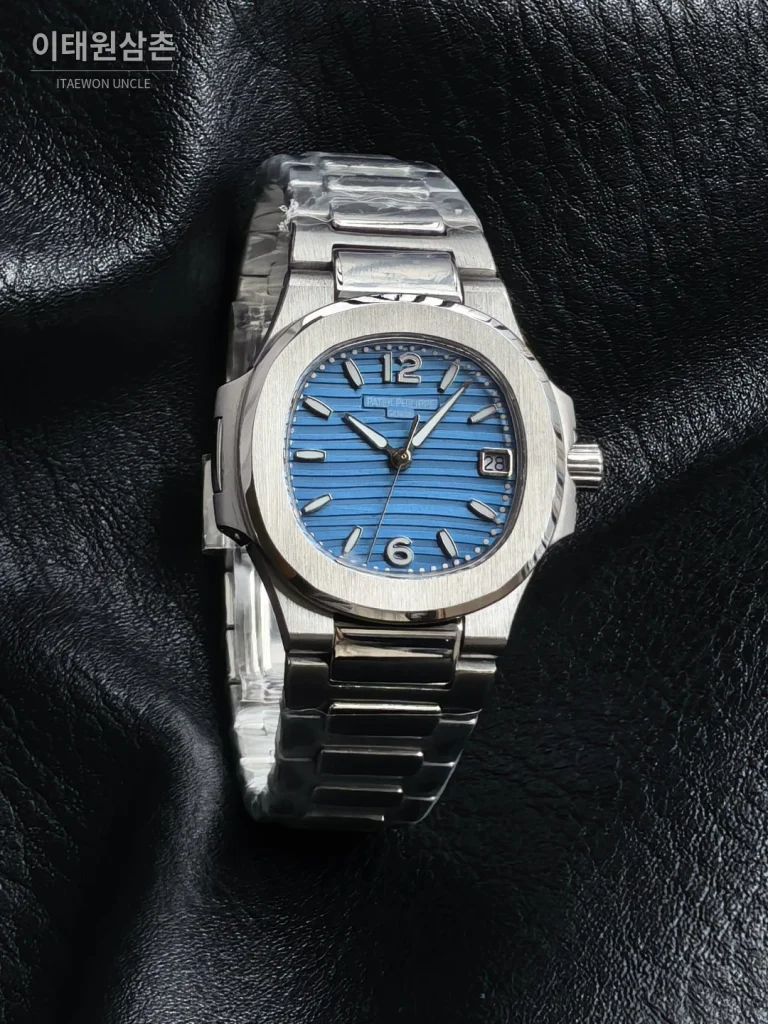 파텍필립 아쿠아넛 쿼츠 32mm 블루 다이얼