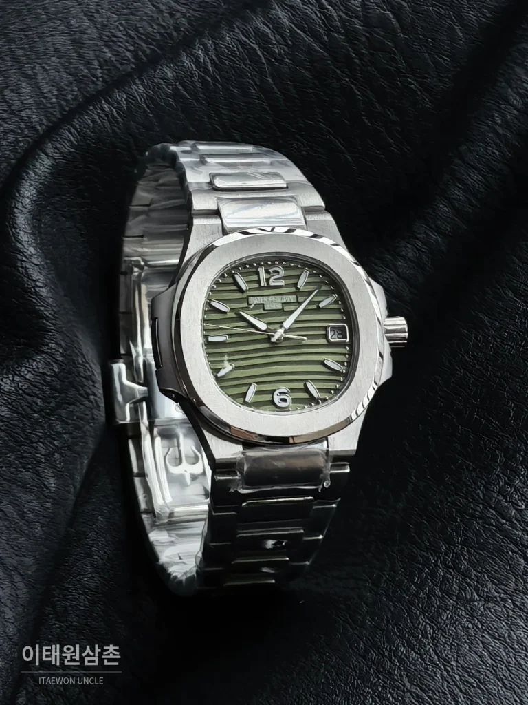 파텍필립 아쿠아넛 쿼츠 32mm 그린 다이얼