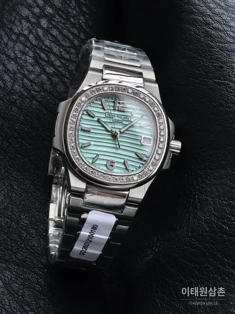 파텍필립 아쿠아넛 쿼츠 32mm 민트 다이얼