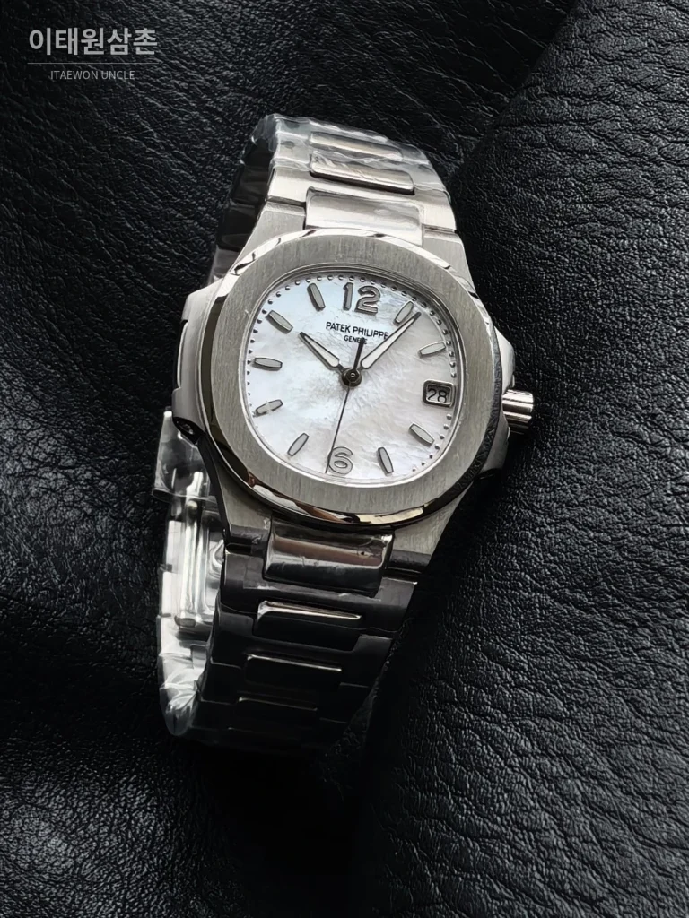 파텍필립 아쿠아넛 쿼츠 32mm 자개 다이얼