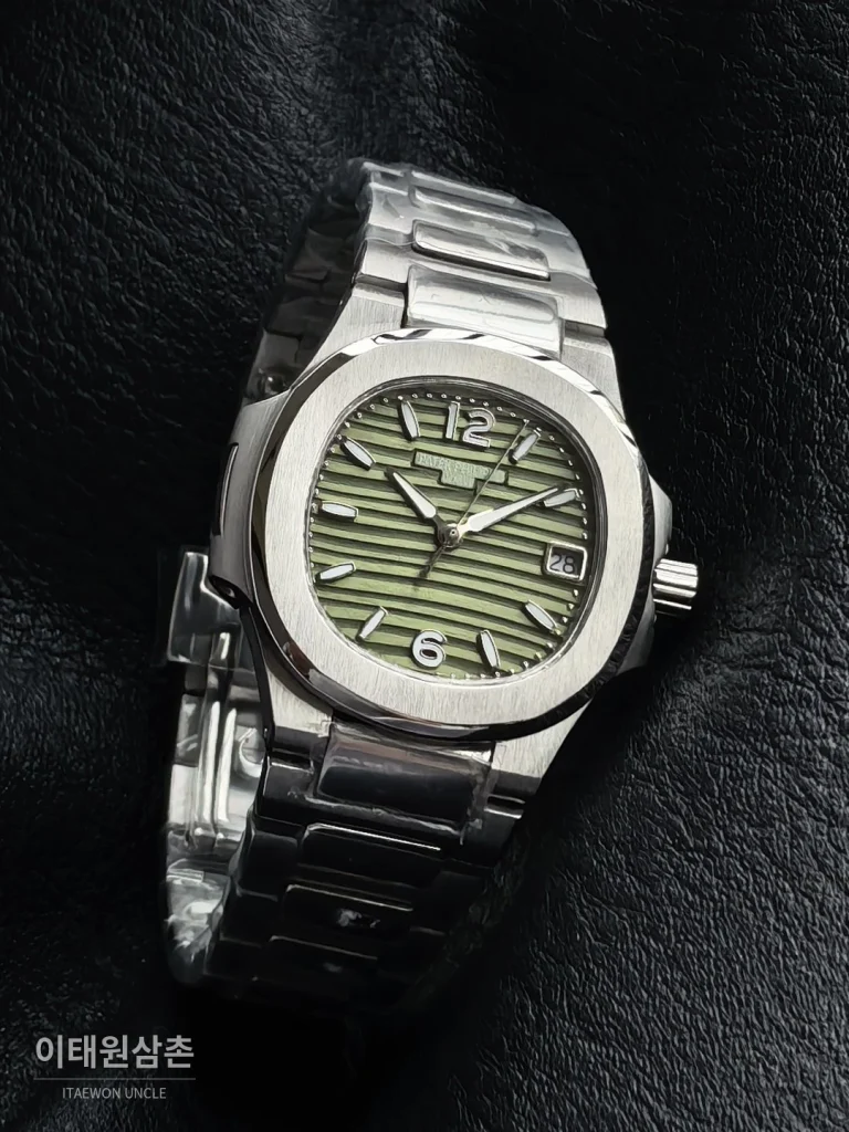 파텍필립 아쿠아넛 쿼츠 32mm 그린 다이얼