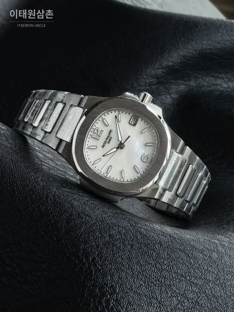 파텍필립 아쿠아넛 쿼츠 32mm 자개 다이얼