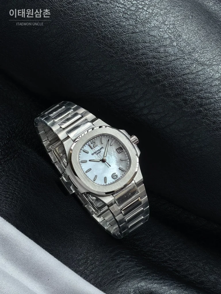 파텍필립 아쿠아넛 쿼츠 32mm 자개 다이얼