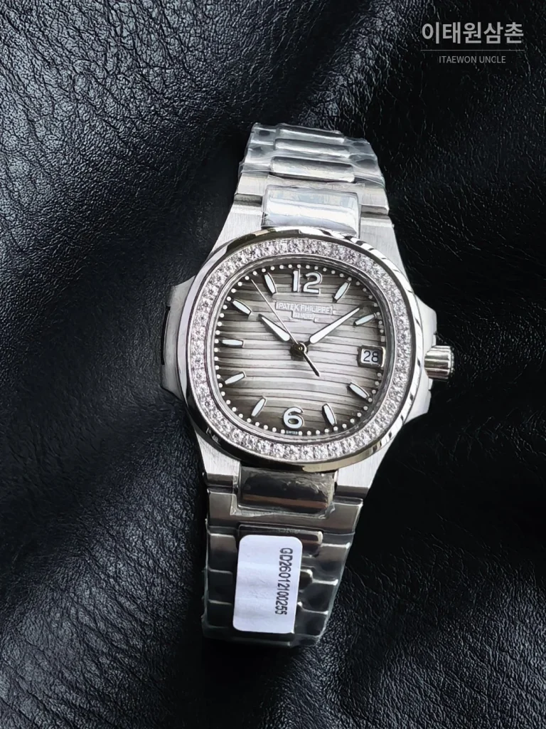 파텍필립 아쿠아넛 쿼츠 32mm 그레이 다이얼