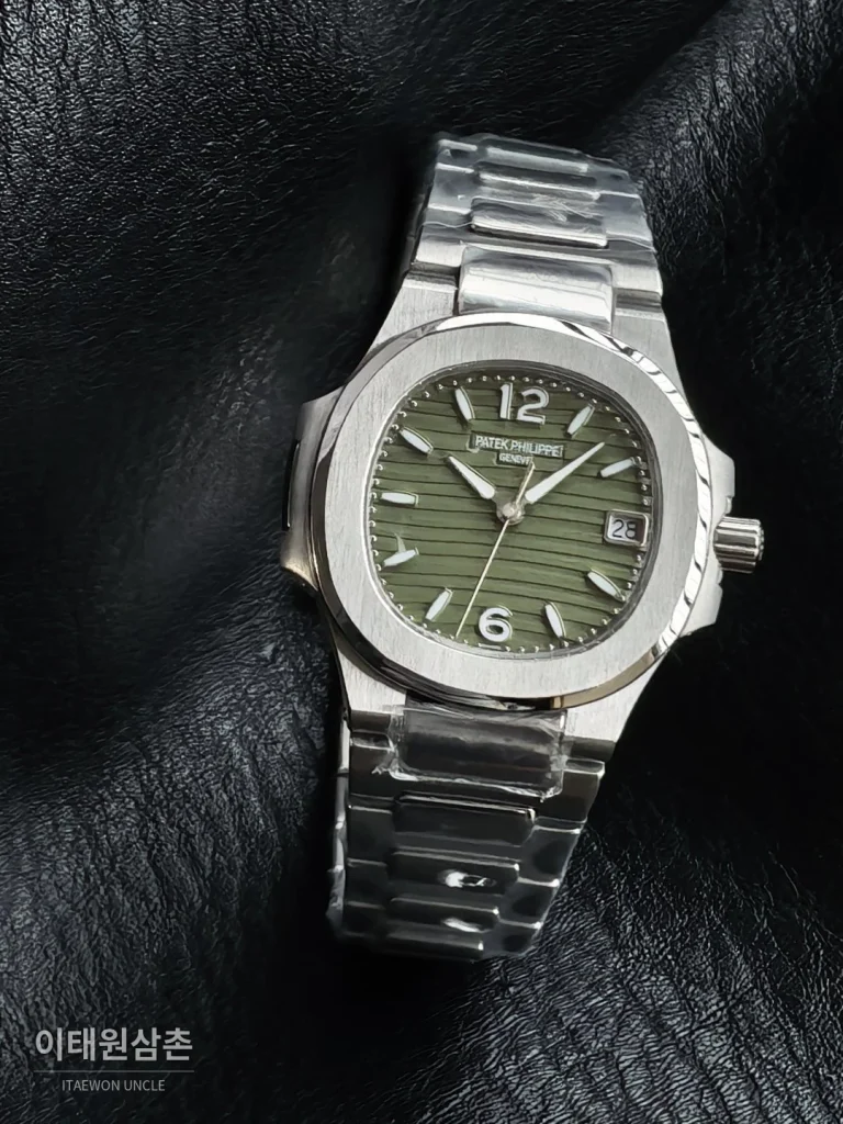 파텍필립 아쿠아넛 쿼츠 32mm 그린 다이얼