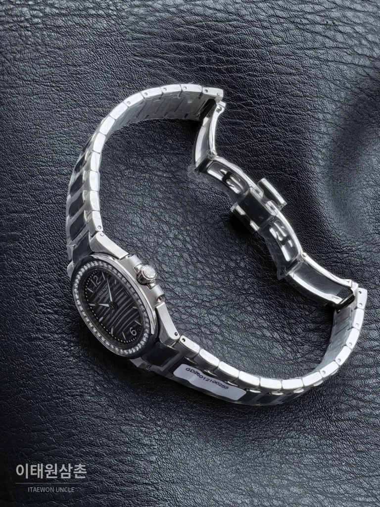 파텍필립 아쿠아넛 쿼츠 32mm 그레이 다이얼