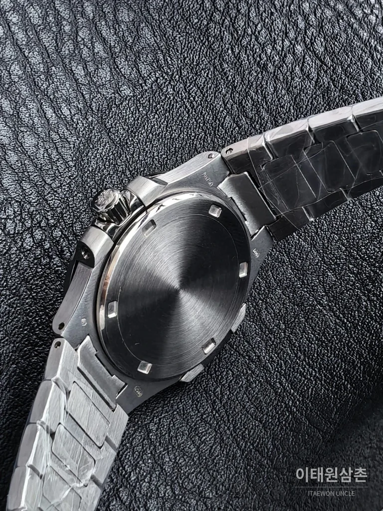파텍필립 아쿠아넛 쿼츠 32mm 그레이 다이얼