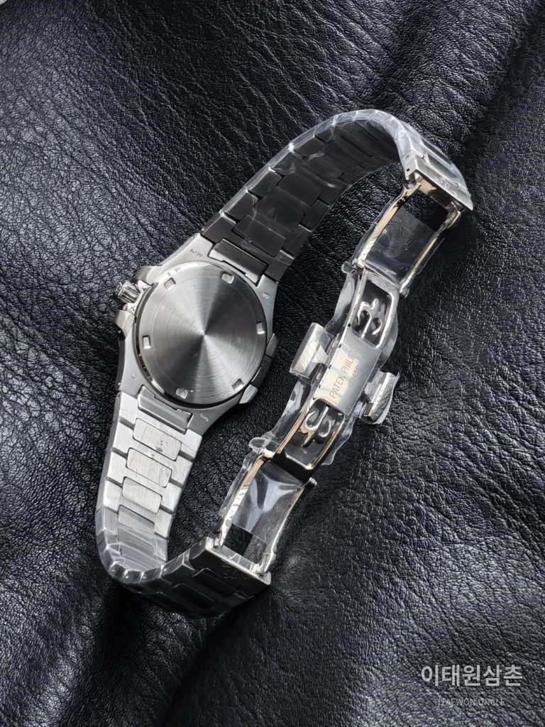 파텍필립 아쿠아넛 쿼츠 32mm 그린 다이얼