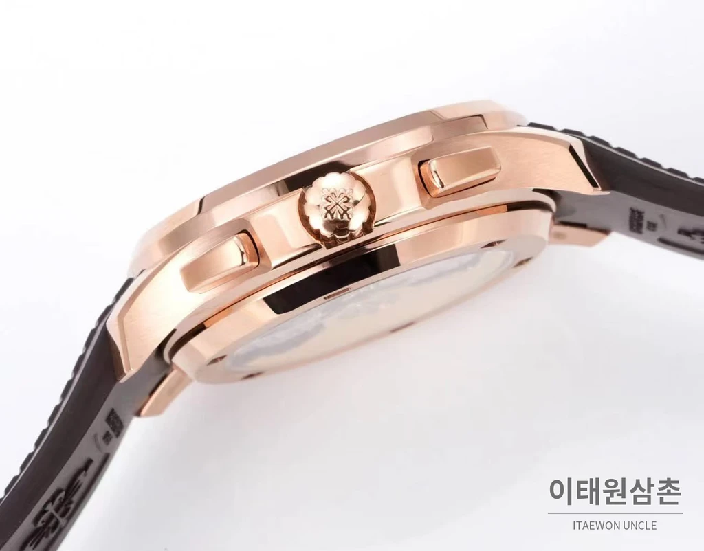 파텍필립 아쿠아넛 로즈골드 브라운다이얼 플라이백 크로노그래프 42.2mm