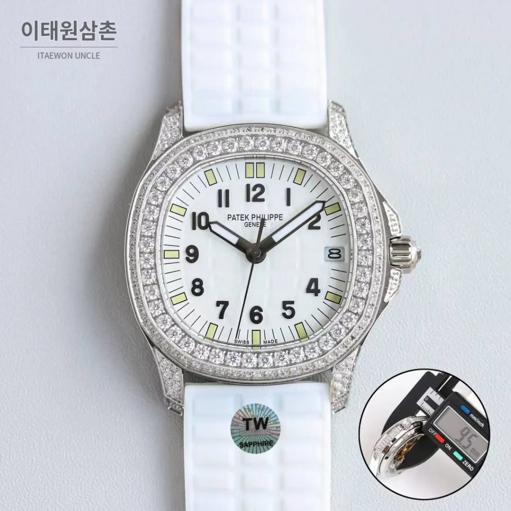 파텍필립 아쿠아넛 스틸 다이아세팅 블랙다이얼 오토매틱 35.6mm 화이트 러버 스트랩